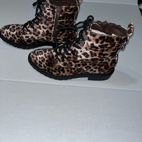 True Craft Shoes - Leopard Print Women's Boots